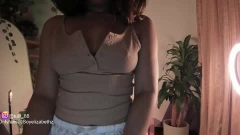 Snapshot of elizabethz chatting on 01.11.26 Tuli online show from 01.11.26