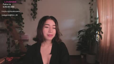 Snapshot of elizabethz chatting on 05.09.26 Tuli online show from 05.09.26