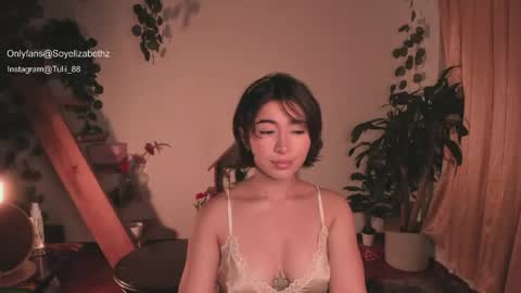 Snapshot of elizabethz chatting on 05.19.26 Tuli online show from 05.19.26