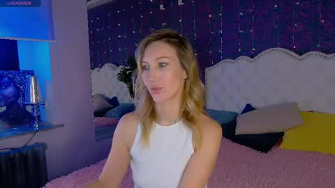 Snapshot of elizamayers chatting on 04.01.26 Linda online show from 04.01.26
