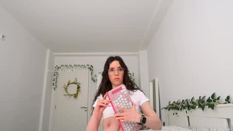 Snapshot of elizathemodel chatting on 04.28.26 Eliza online show from 04.28.26
