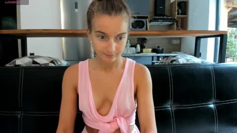 Snapshot of elizsweet chatting on 04.24.26 Eliz online show from 04.24.26