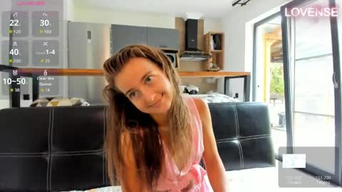 Snapshot of elizsweet chatting on 05.20.26 Eliz online show from 05.20.26