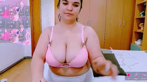 Snapshot of ella_diamonds chatting on 10.14.25 Ella online show from 10.14.25