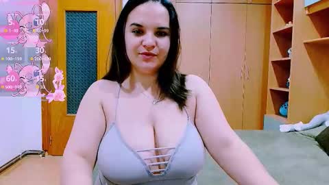 Snapshot of ella_diamonds chatting on 10.20.25 Ella online show from 10.20.25