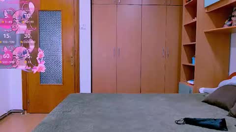 Snapshot of ella_diamonds chatting on 11.03.25 Ella online show from 11.03.25