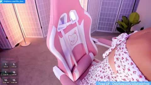 Snapshot of ella_foxx chatting on 05.27.26 ella_foxx online show from 05.27.26