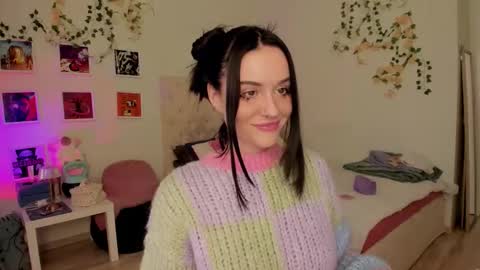 ELLA online show from 11.05.25