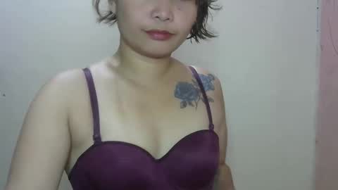 Snapshot of ella_lee15x chatting on 05.29.26 ella lee15x online show from 05.29.26