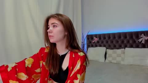 Snapshot of ella_mayers chatting on 02.10.25 Ella Mayers online show from 02.10.25