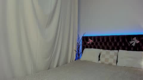 Snapshot of ella_mayers chatting on 02.12.25 Ella Mayers online show from 02.12.25