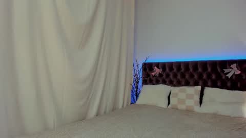 Snapshot of ella_mayers chatting on 02.14.25 Ella Mayers online show from 02.14.25