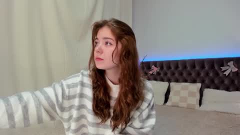 Snapshot of ella_mayers chatting on 02.14.25 Ella Mayers online show from 02.14.25