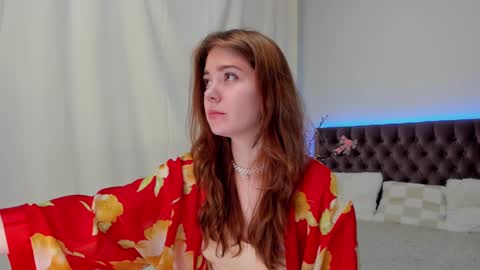 Snapshot of ella_mayers chatting on 02.16.25 Ella Mayers online show from 02.16.25