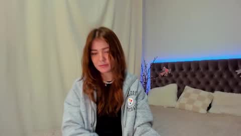 Snapshot of ella_mayers chatting on 02.17.25 Ella Mayers online show from 02.17.25