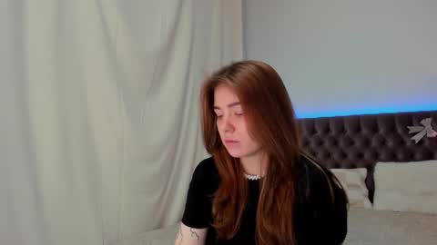 Snapshot of ella_mayers chatting on 02.21.25 Ella Mayers online show from 02.21.25