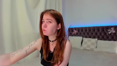 Snapshot of ella_mayers chatting on 02.21.25 Ella Mayers online show from 02.21.25