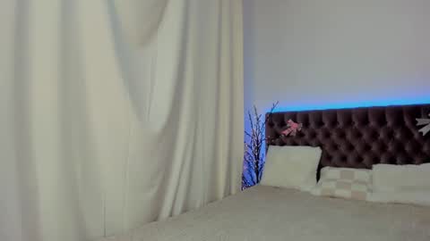 Snapshot of ella_mayers chatting on 02.22.25 Ella Mayers online show from 02.22.25
