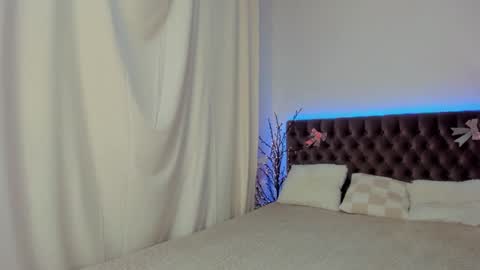 Snapshot of ella_mayers chatting on 02.22.25 Ella Mayers online show from 02.22.25