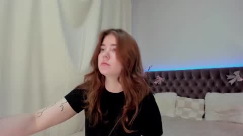 Snapshot of ella_mayers chatting on 02.26.25 Ella Mayers online show from 02.26.25