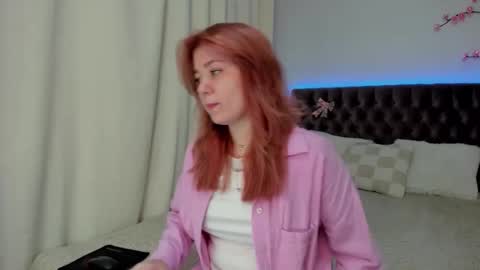 Snapshot of ella_mayers chatting on 09.15.25 Ella Mayers online show from 09.15.25