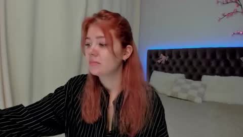 Snapshot of ella_mayers chatting on 09.18.25 Ella Mayers online show from 09.18.25
