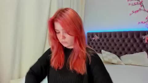 Snapshot of ella_mayers chatting on 10.05.25 Ella Mayers online show from 10.05.25