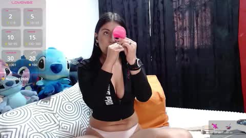 Snapshot of ella_rouse1 chatting on 11.22.25 ella rouse online show from 11.22.25