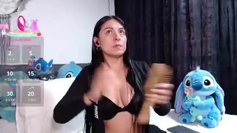 Snapshot of ella_rouse1 chatting on 06.19.26 ella rouse online show from 06.19.26