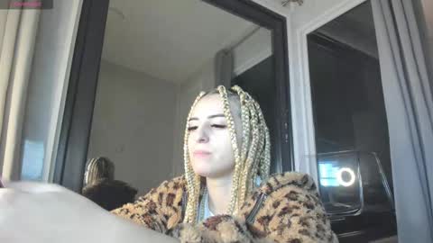 ella_vee online show from 10.26.25