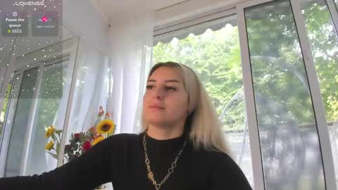 Snapshot of ella_vee chatting on 06.02.26 ella_vee online show from 06.02.26