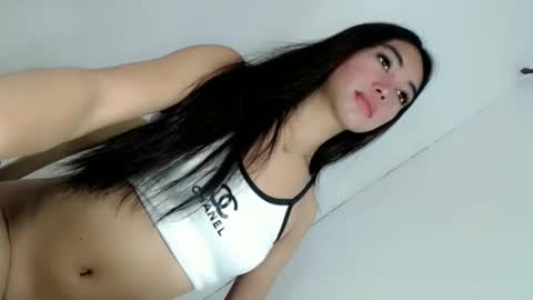 Snapshot of ella_walkerxxx chatting on 05.13.26 ella_walkerxxx online show from 05.13.26