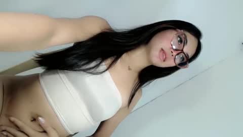 Snapshot of ella_walkerxxx chatting on 05.13.26 ella_walkerxxx online show from 05.13.26