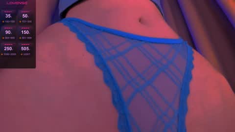 Snapshot of ellaamber chatting on 11.28.25 ellaamber online show from 11.28.25