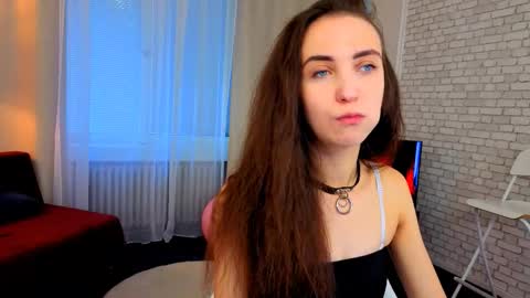 Snapshot of ellaasteele chatting on 09.18.25 ellaasteele online show from 09.18.25