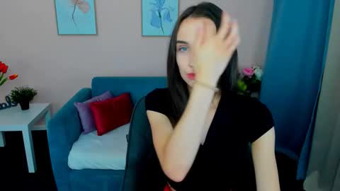 Snapshot of ellaasteele chatting on 09.24.25 ellaasteele online show from 09.24.25