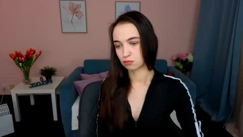 Snapshot of ellaasteele chatting on 10.19.25 ellaasteele online show from 10.19.25