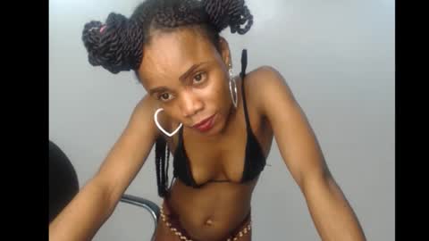 ella online show from 10.10.25