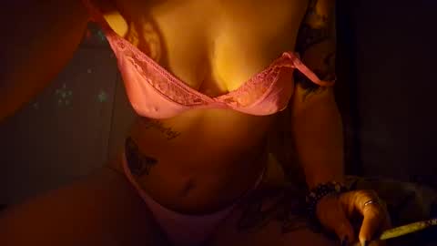 Snapshot of ellababy94 chatting on 10.25.25 ellababy94 online show from 10.25.25