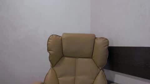 Snapshot of ellabelle_ chatting on 03.17.26 Ella online show from 03.17.26