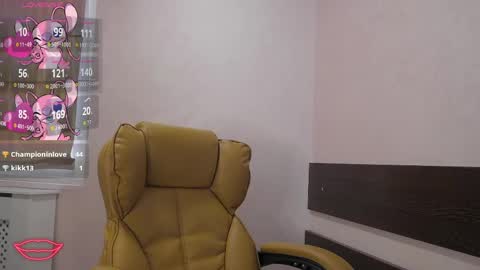 Snapshot of ellabelle_ chatting on 04.16.26 Ella online show from 04.16.26