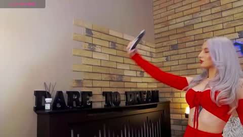 Snapshot of ellacharmx chatting on 01.04.25 Ella online show from 01.04.25