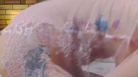 Snapshot of ellacharmx chatting on 01.25.25 Ella online show from 01.25.25