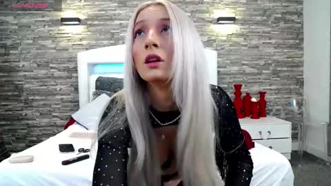 Snapshot of ellacharmx chatting on 02.03.25 Ella online show from 02.03.25