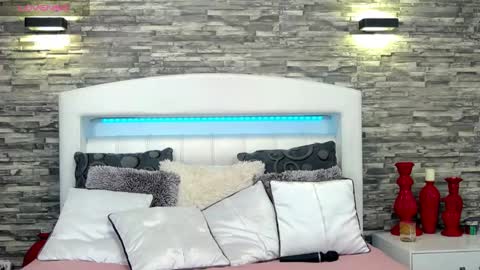 Snapshot of ellacharmx chatting on 02.25.25 Ella online show from 02.25.25