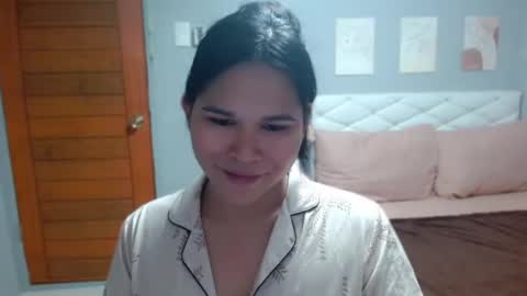 Snapshot of ellaford chatting on 06.16.26 EllaFord online show from 06.16.26