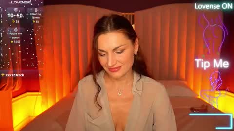 Ella online show from 10.14.25