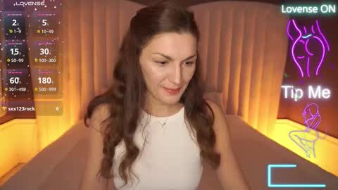 Ella online show from 10.21.25