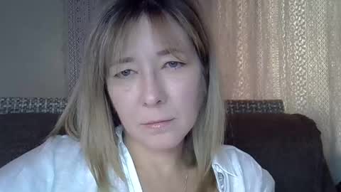 Snapshot of ellajohnsonx chatting on 10.18.25 ellajohnsonx online show from 10.18.25