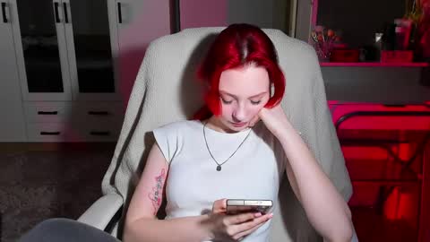 Snapshot of ellales chatting on 05.10.26 ellales online show from 05.10.26